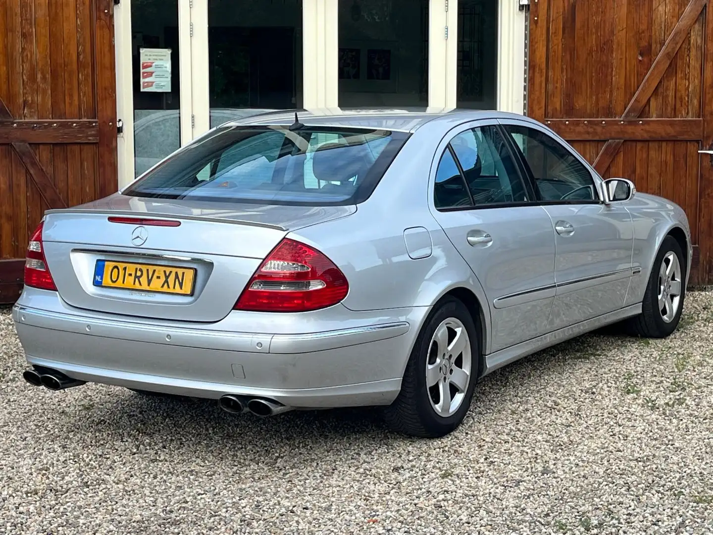Mercedes-Benz E 280 Avantgarde Grijs - 2