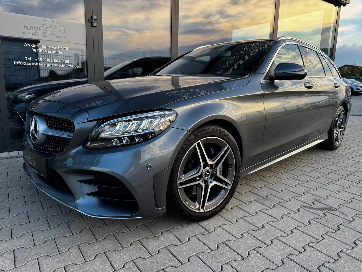 Mercedes-Benz C 220 d T Modell/AMG-LINE/LED/NAVI/LEDER/ Grijs - 2