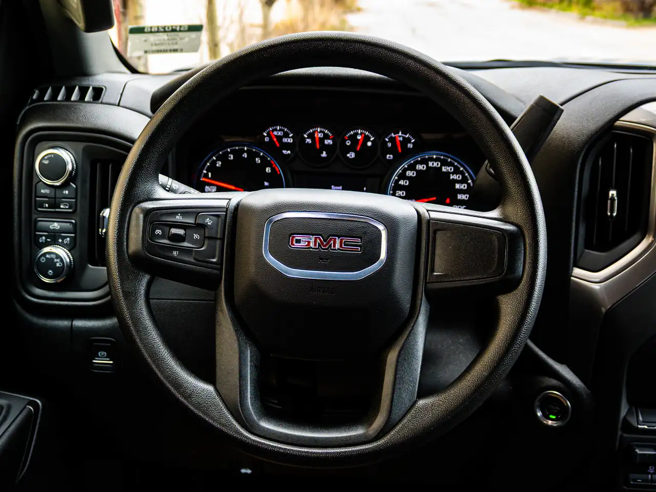 GMC Sierra 1500 снимка GMC Sierra 1500