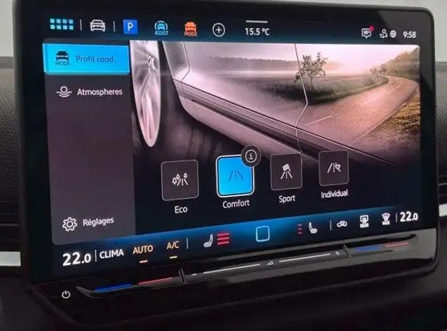 Volkswagen T-Roc view 7