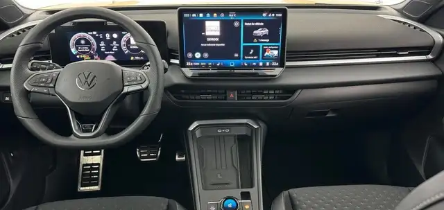Volkswagen T-Roc view 5