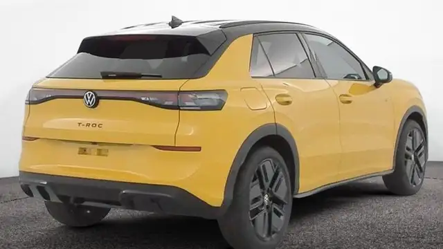 Volkswagen T-Roc view 4
