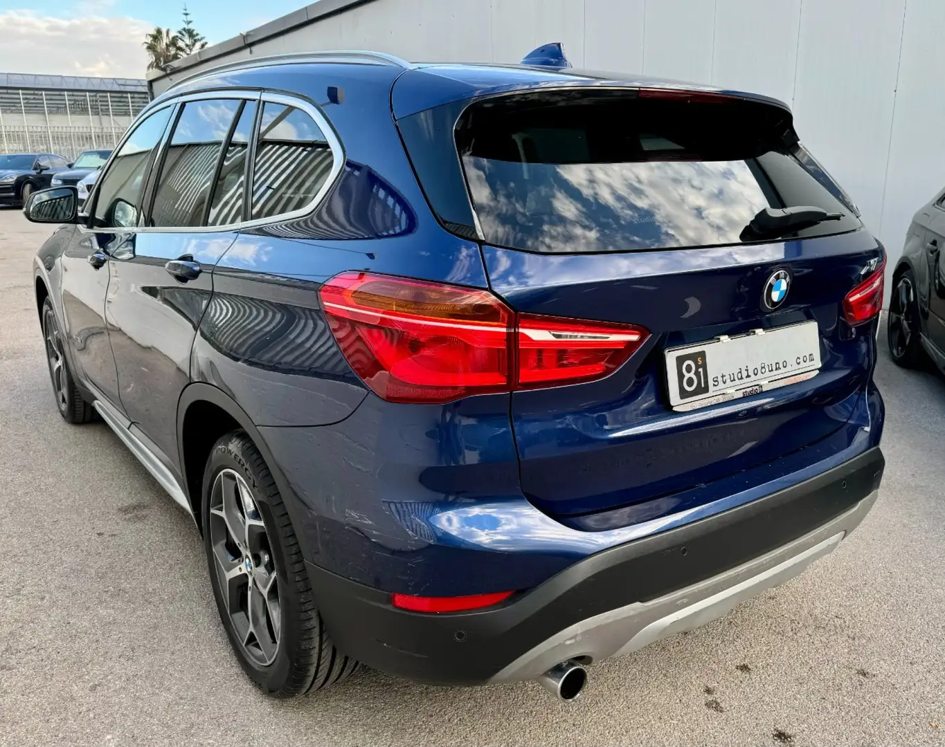 BMW X1 sDrive18d xLine Aut. Blau - 2
