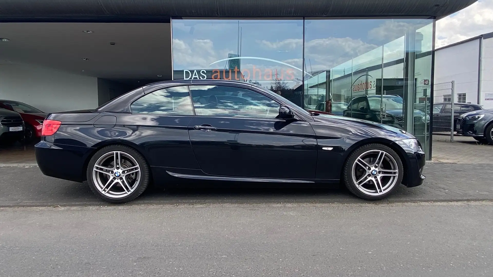BMW 320 320i Edition M-Sport HARDTOP elektr. , NAVI , PDC Schwarz - 2