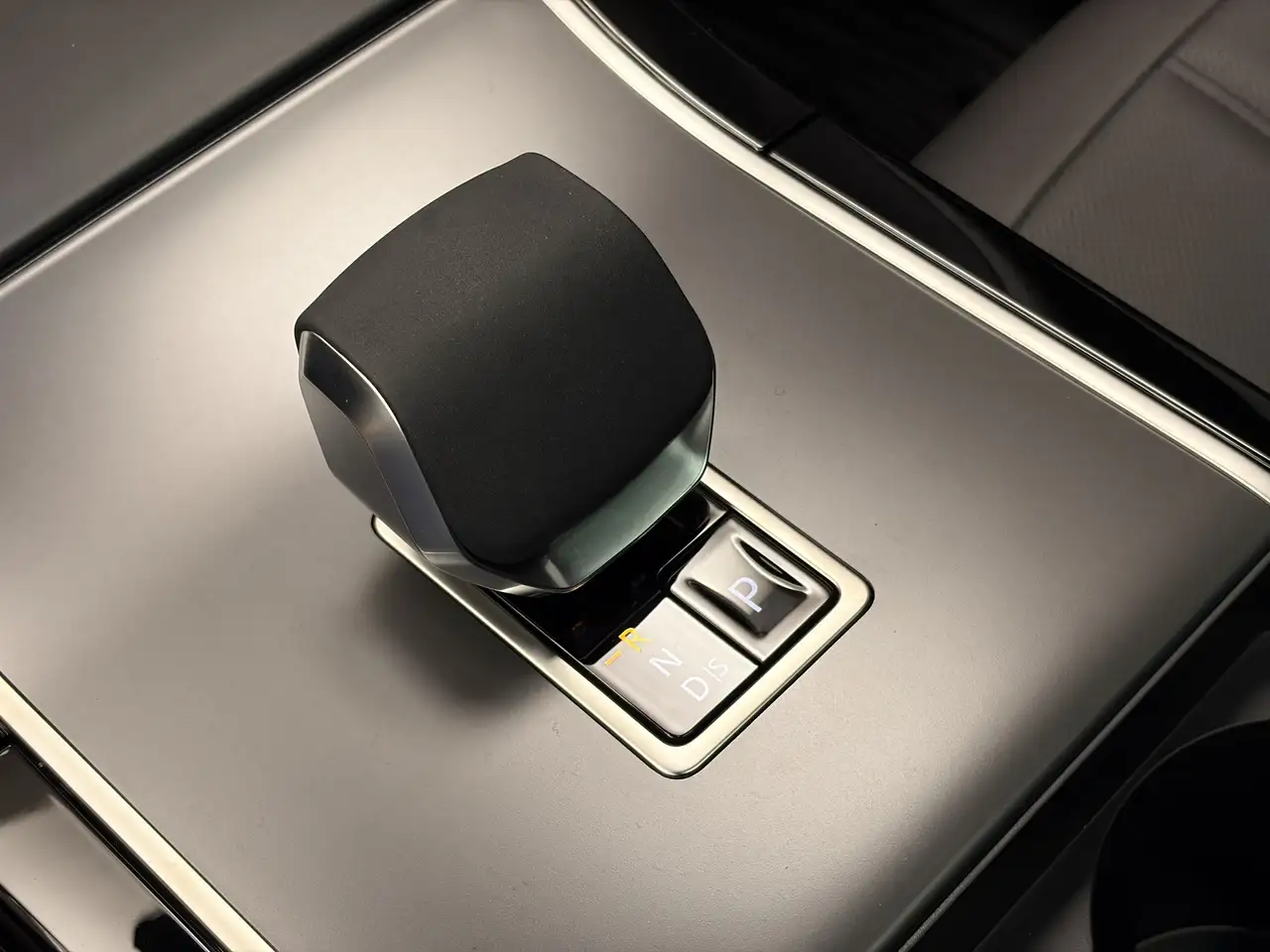 Land Rover Range Rover Evoque photo Land Rover Range Rover Evoque