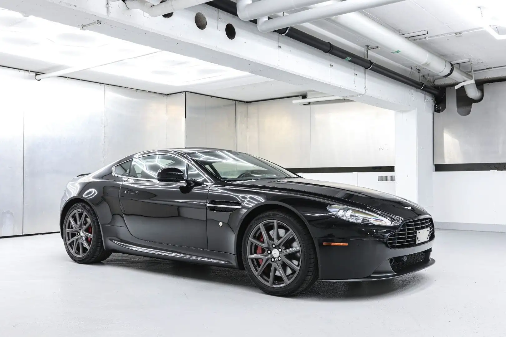 Aston Martin V8 4.7l Sportshift Fekete - 2