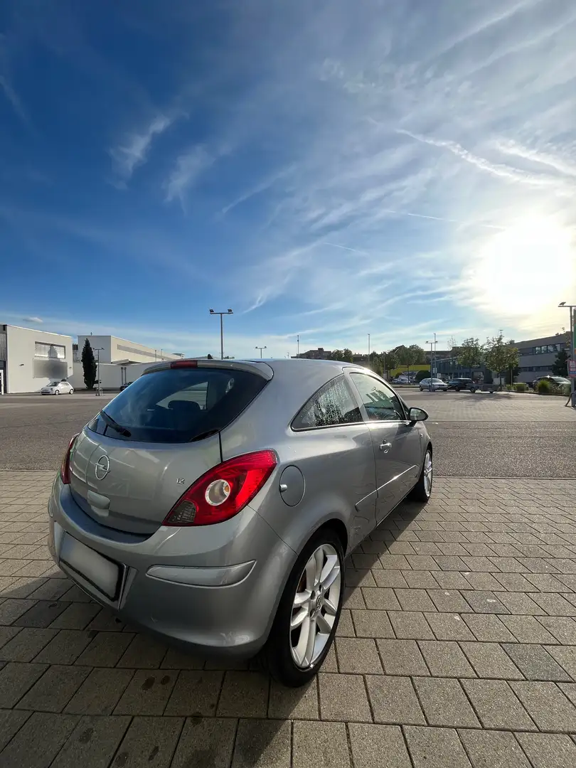 Opel Corsa D Gris - 2