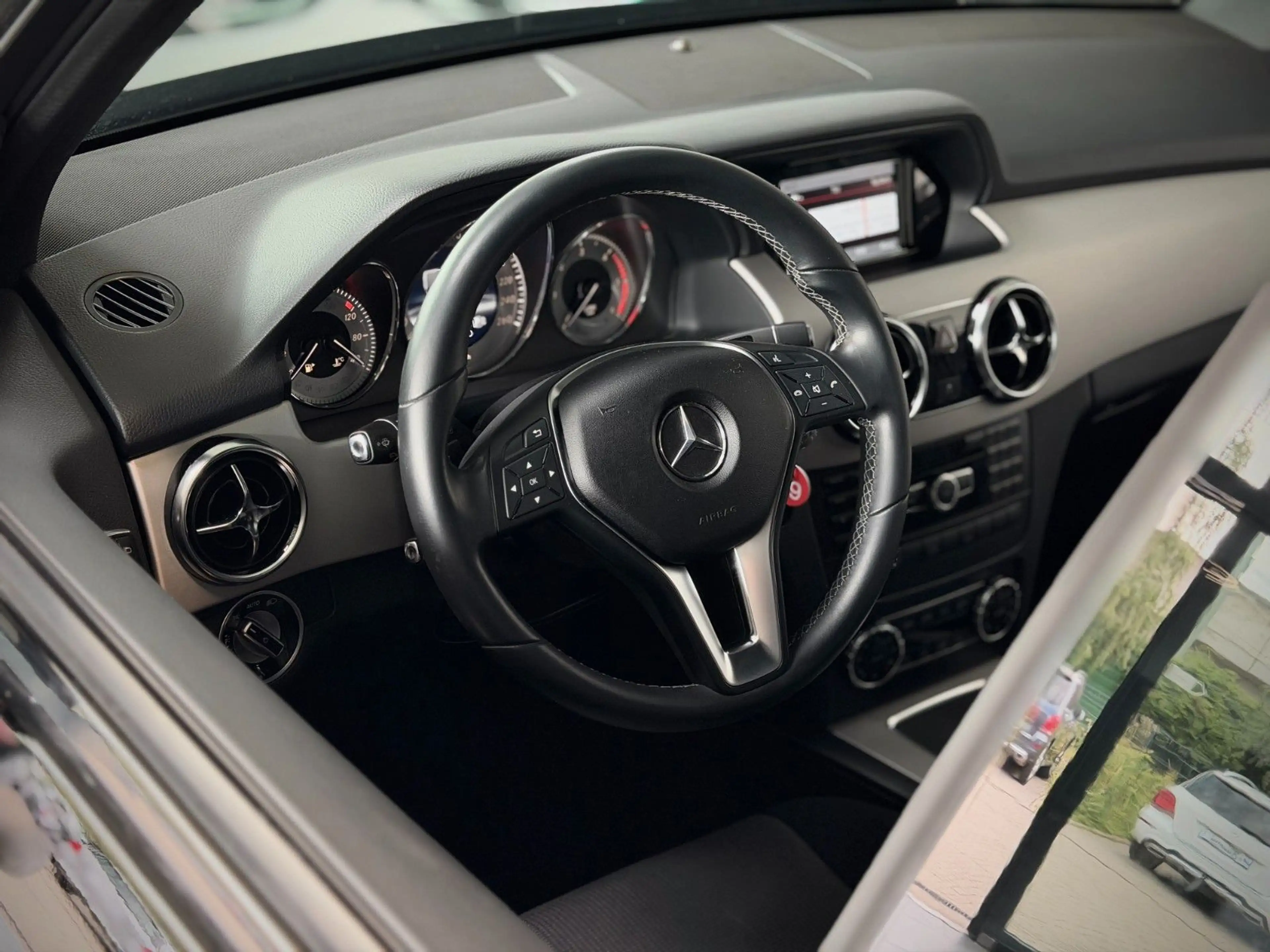 Mercedes-Benz GLK 220 4Matic Standheizung*1.Hand*MB-Scheckheft — photo 12
