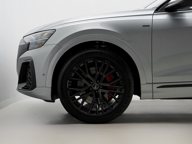 Audi Q8 SUV e-hybrid quattro 290 kW tipt ronic — photo 8