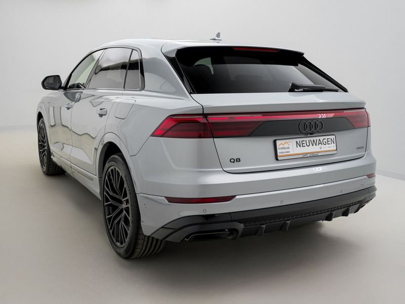 Audi Q8 SUV e-hybrid quattro 290 kW tipt ronic — photo 4