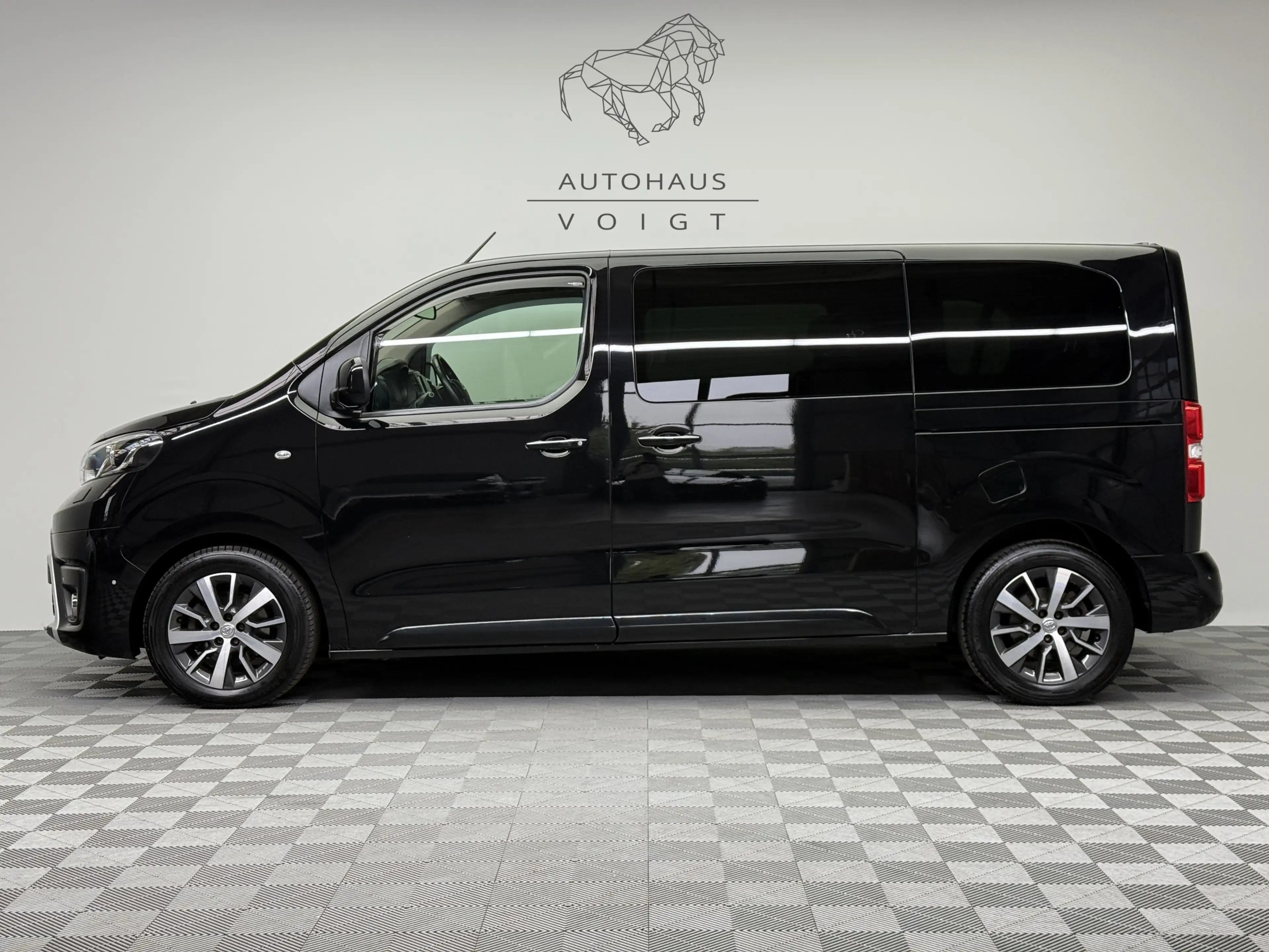 Toyota Proace Verso L1 Executiv|HiFi|7-Sitzer|AHK|HUD|