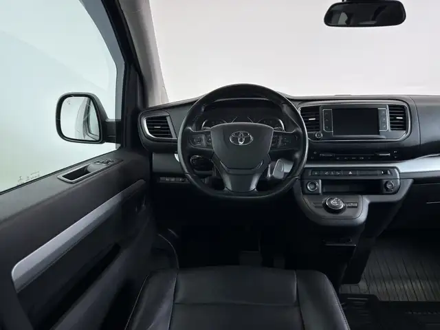 Toyota Proace view 11