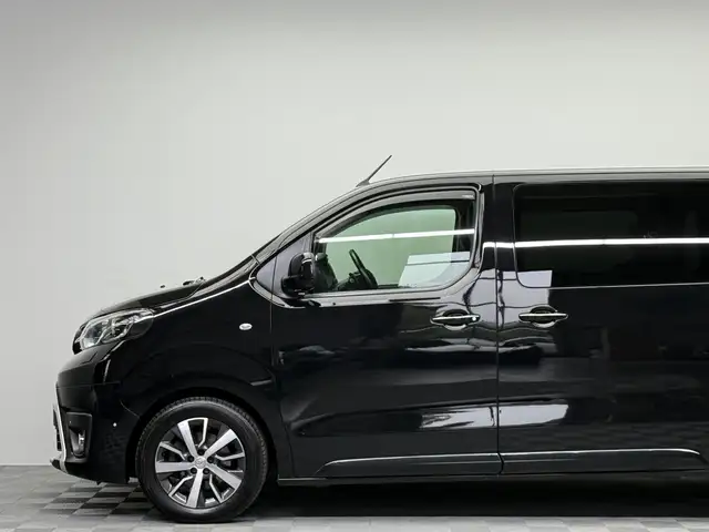 Toyota Proace view 28