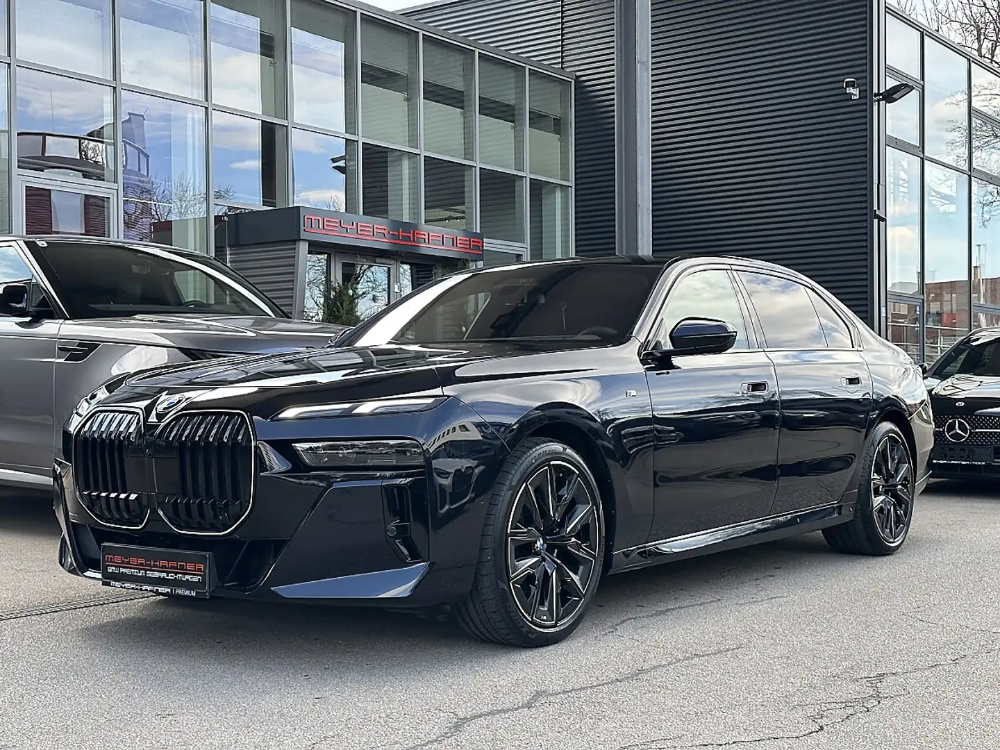 BMW 740 d xDrive Limousine M-Paket Aut. Schwarz - 2