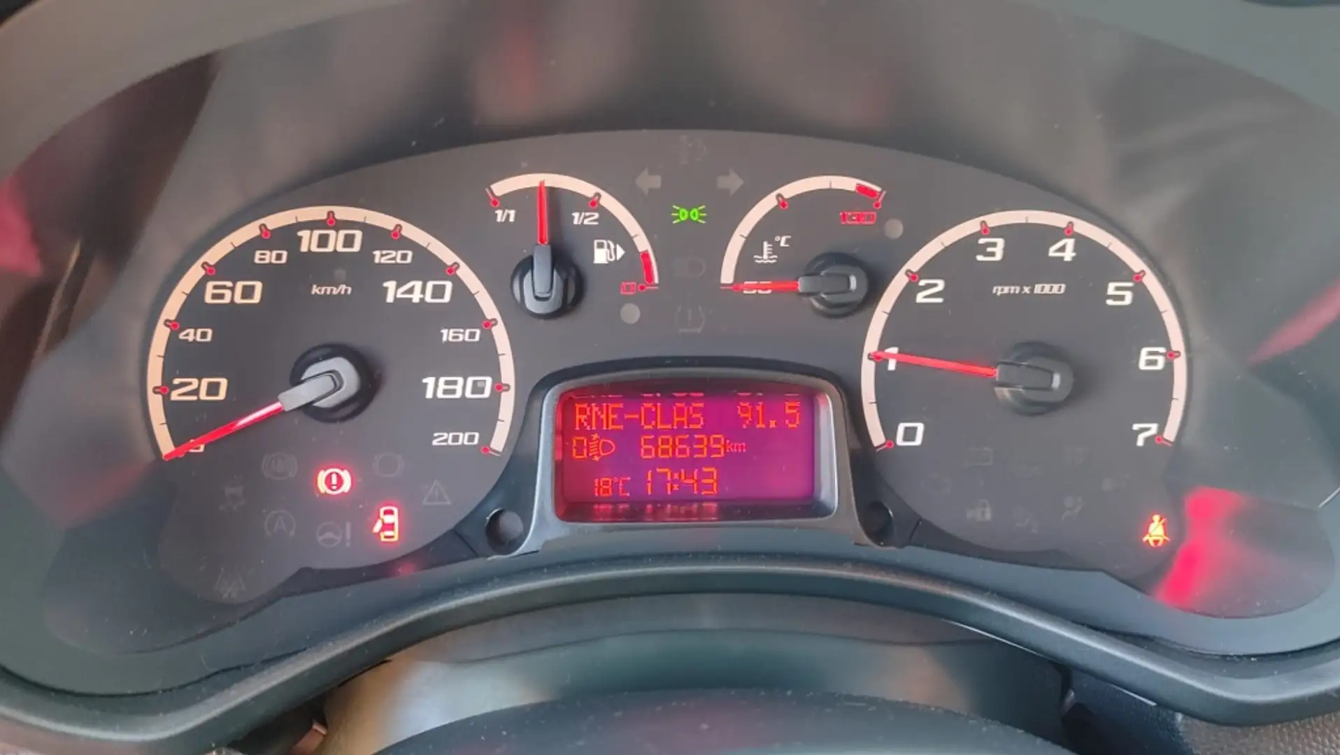 Ford Ka/Ka+ 1.20 Auto-S&S Urban Rojo - 1