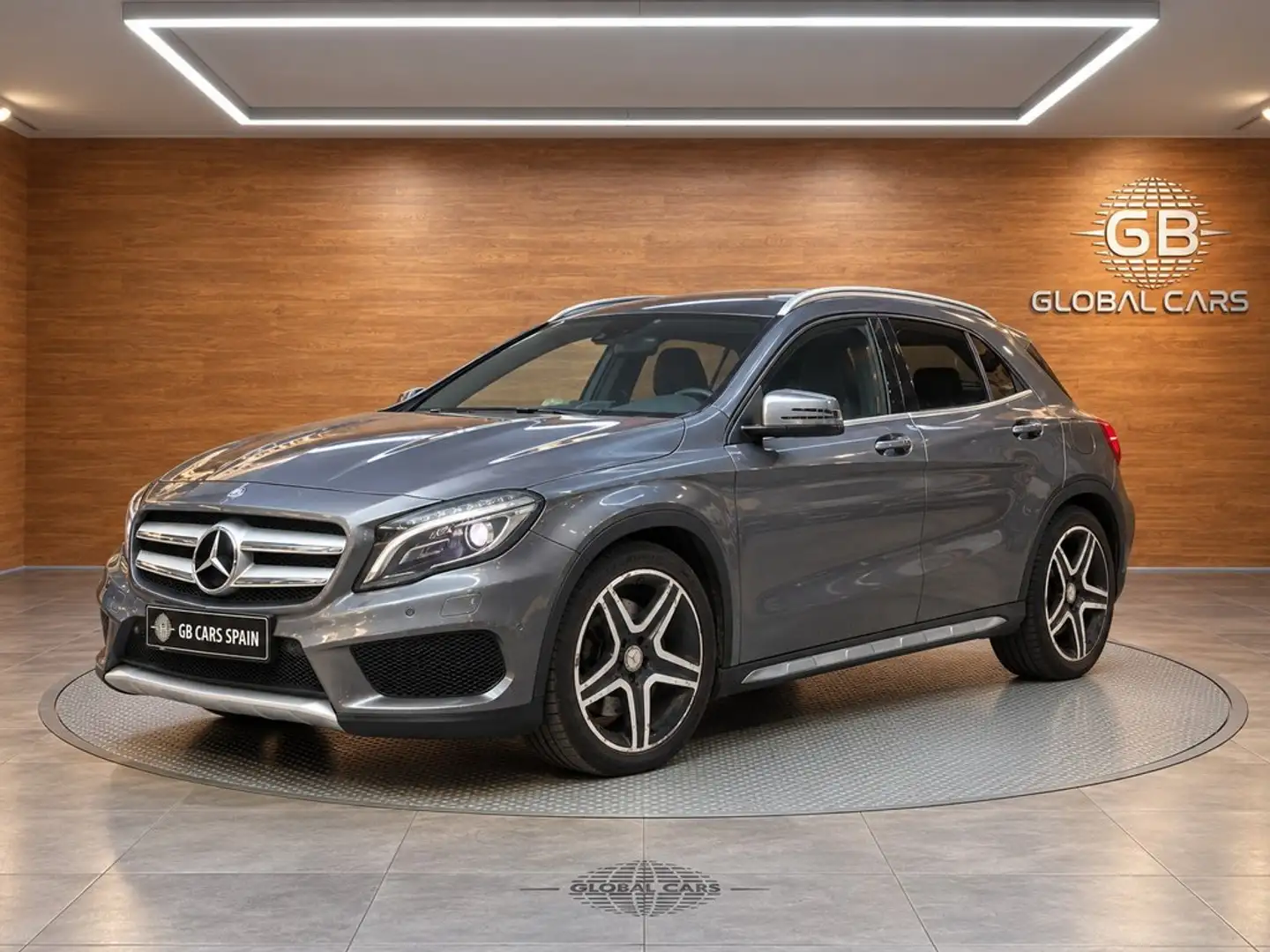 Mercedes-Benz GLA 250 AMG Line 4Matic 7G-DCT Gris - 1