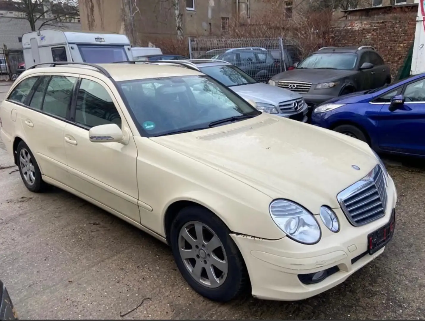 Mercedes-Benz E 200 E 200 T CDI 2009 Kombi 7-Sitzer Taxi Beige - 2