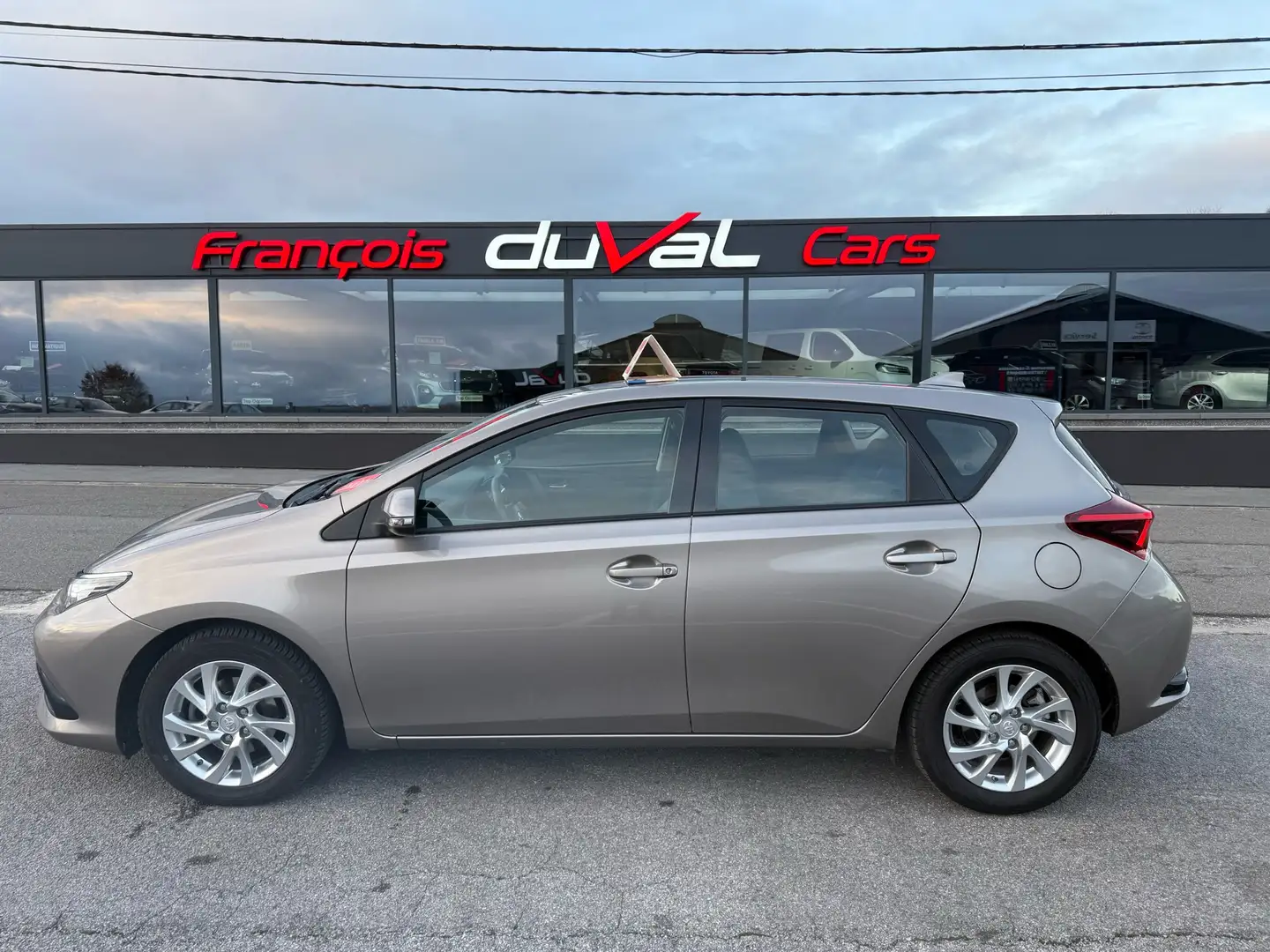 Toyota Auris 😍GARANTIE 1AN✅PRET A IMMATRICULÉ🤩SUPERBE Bronze - 1