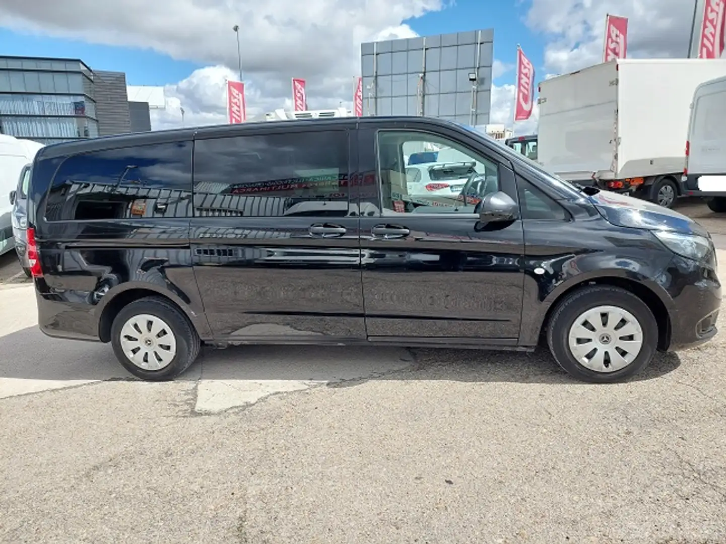 Mercedes-Benz Vito Tourer 110 CDI tD Base Larga Negro - 2