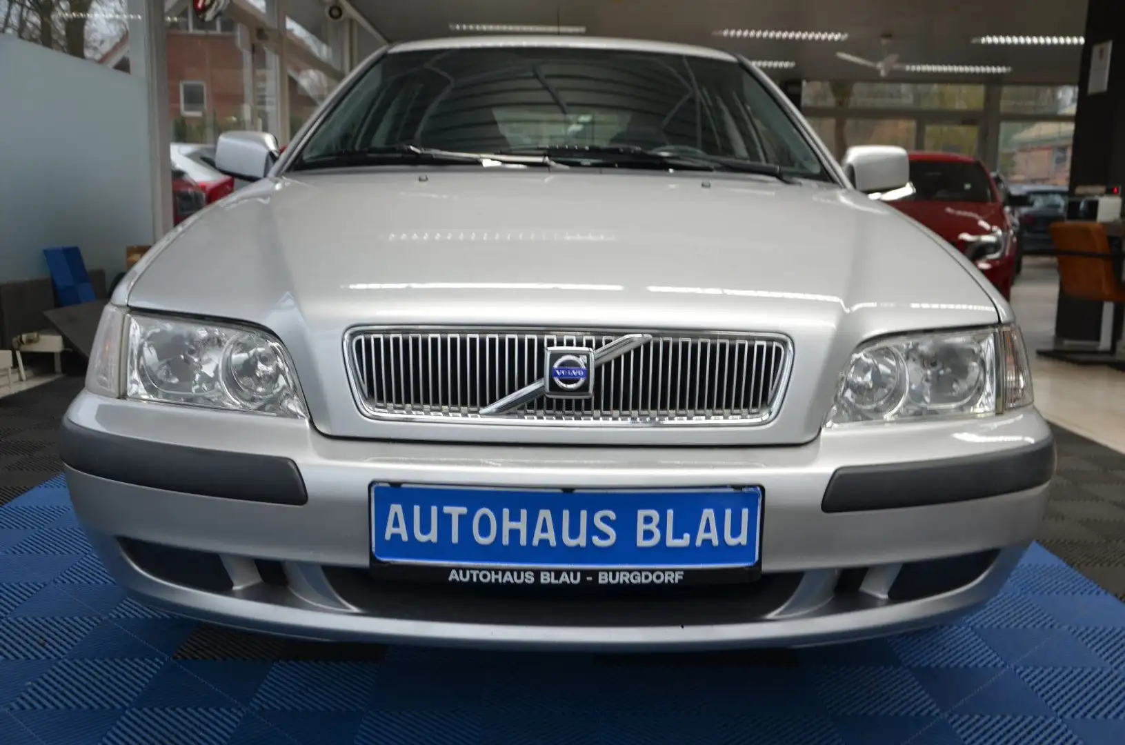 Volvo V40 1.8 Comfort *KLIMA*ALLWETTER*ERST 94TKM! Argent - 2