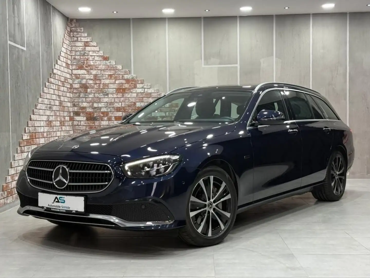 Mercedes-Benz E 300 e 9G-Tronic Avantgarde Navi/Leder/LED/Pano Blu/Azzurro - 1