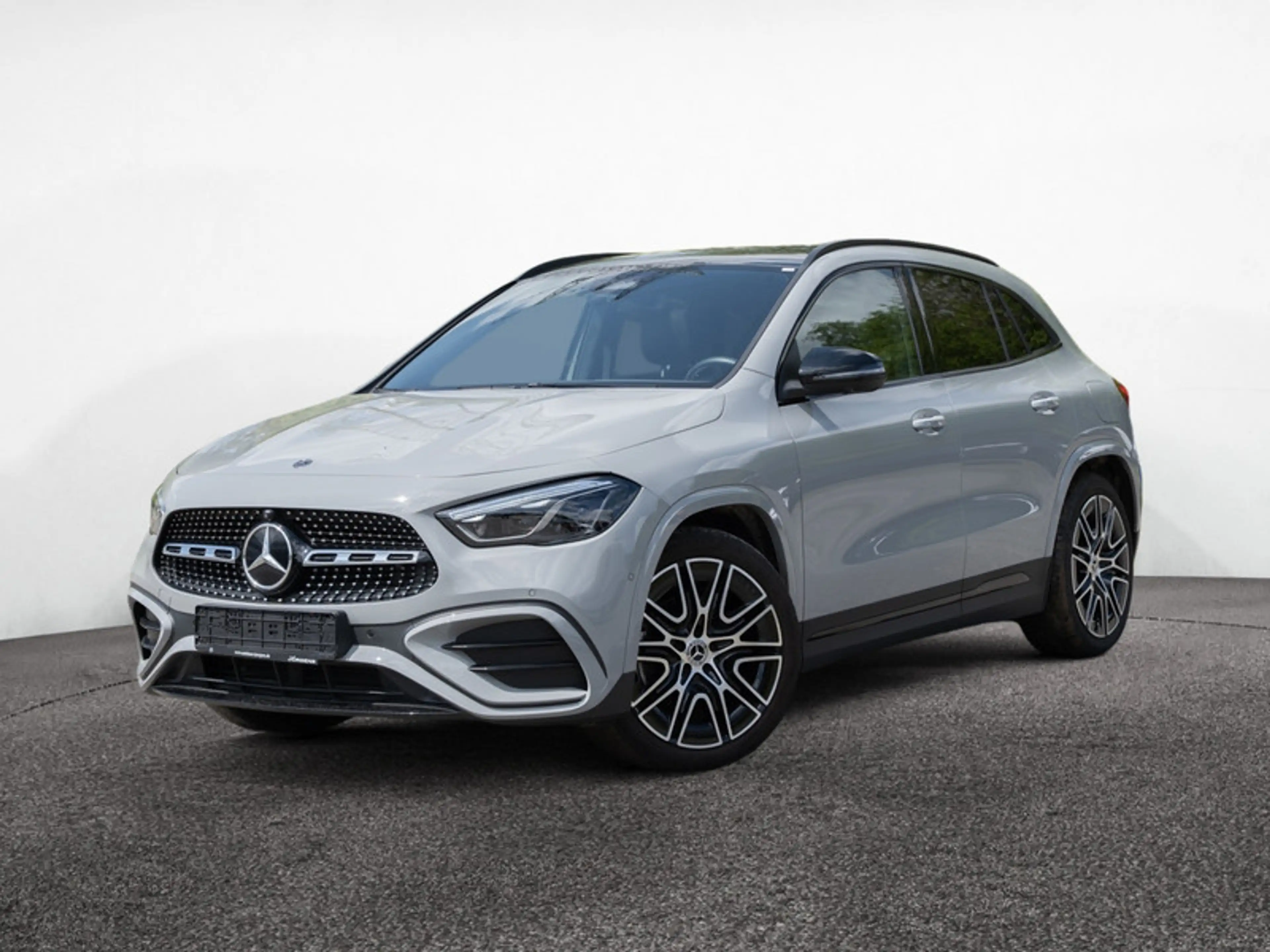 Mercedes-Benz GLA 220 d 4MATIC AMG-Sport+Pano+Distr+MLB+Night — photo 2