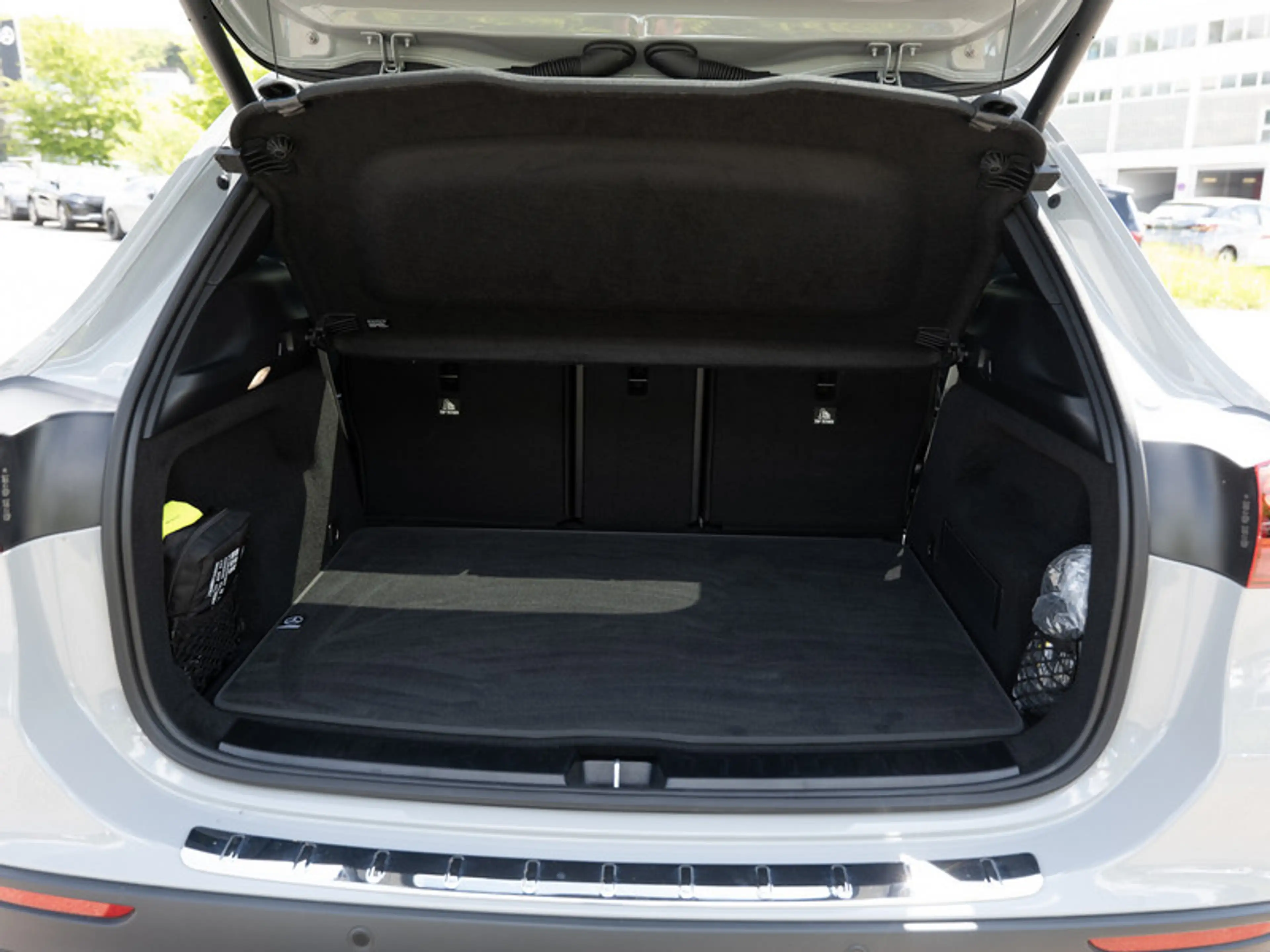 Mercedes-Benz GLA 220 d 4MATIC AMG-Sport+Pano+Distr+MLB+Night — photo 7