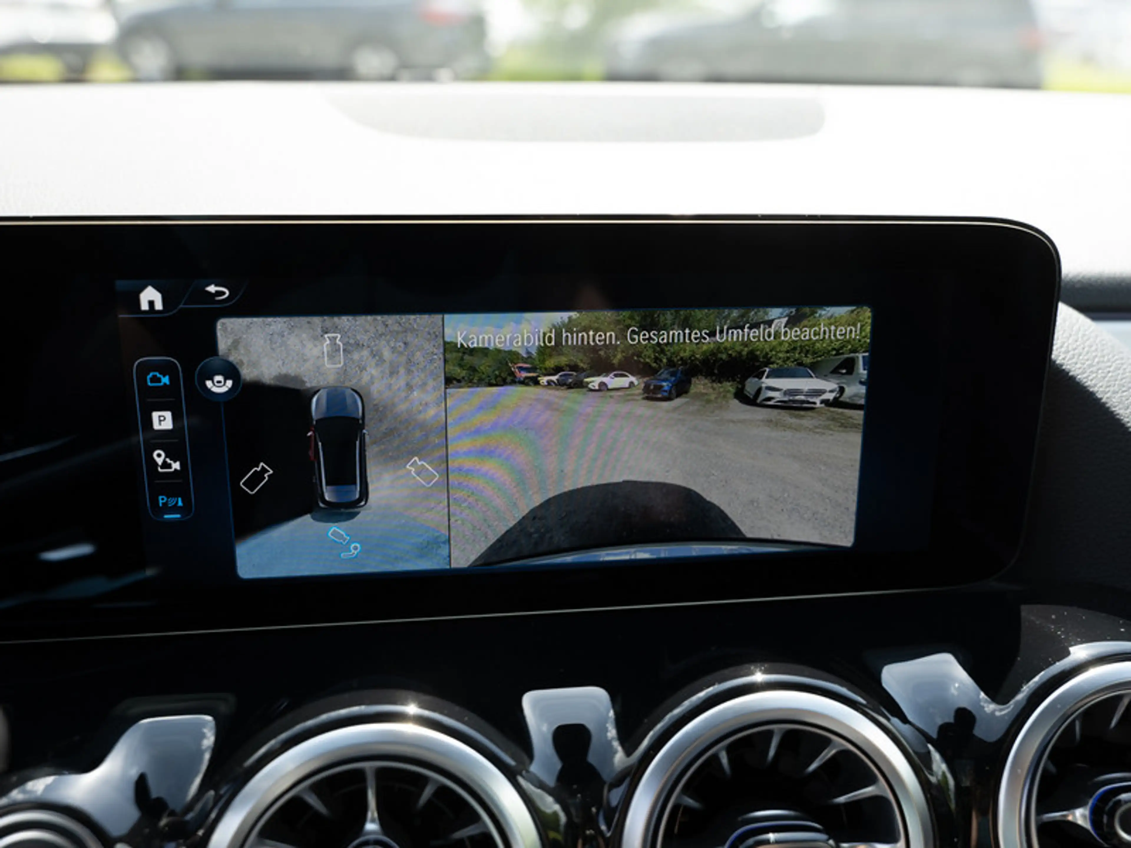 Mercedes-Benz GLA 220 d 4MATIC AMG-Sport+Pano+Distr+MLB+Night — photo 15