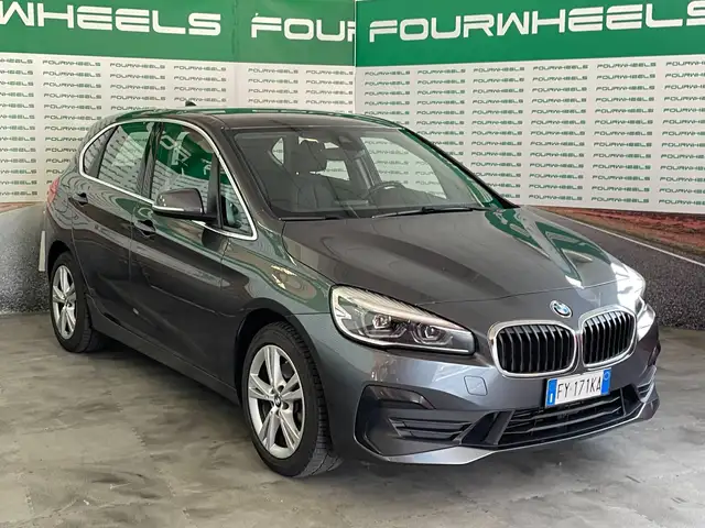 BMW 218