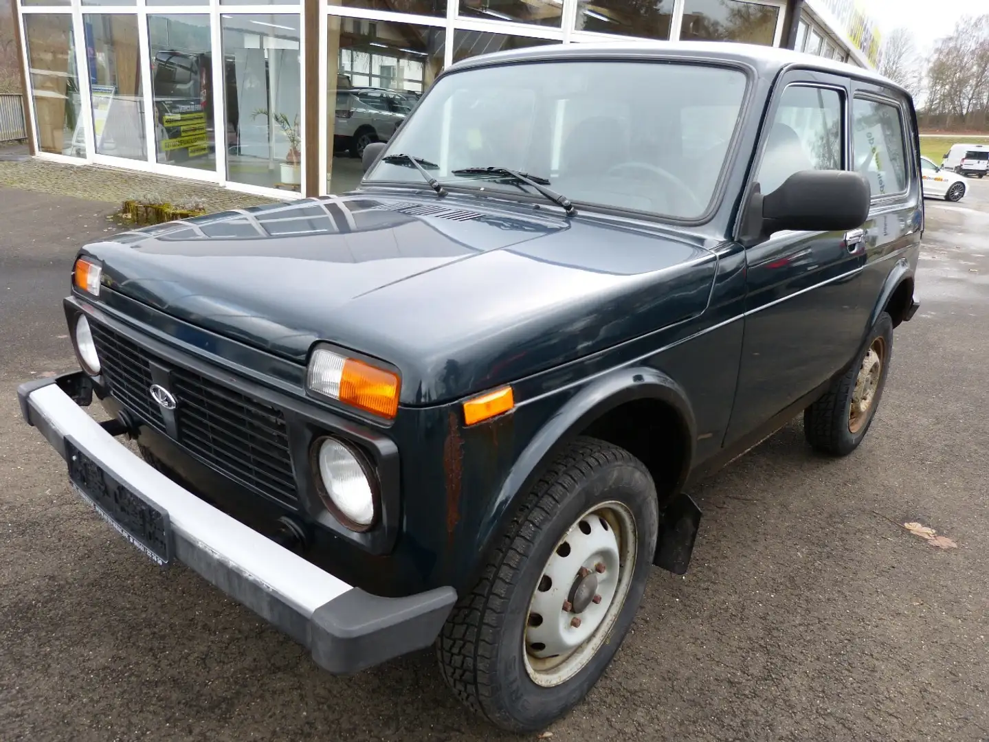 Lada Niva 4x4 [AHK/1. HAND/NUR 42.035 KM] Grün - 1