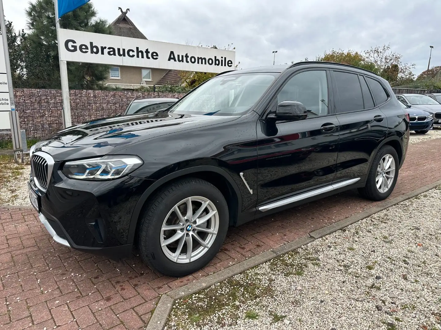 BMW X3 xDr.20d*AHK*HUD*LASER*HIFI*ACC* Schwarz - 1