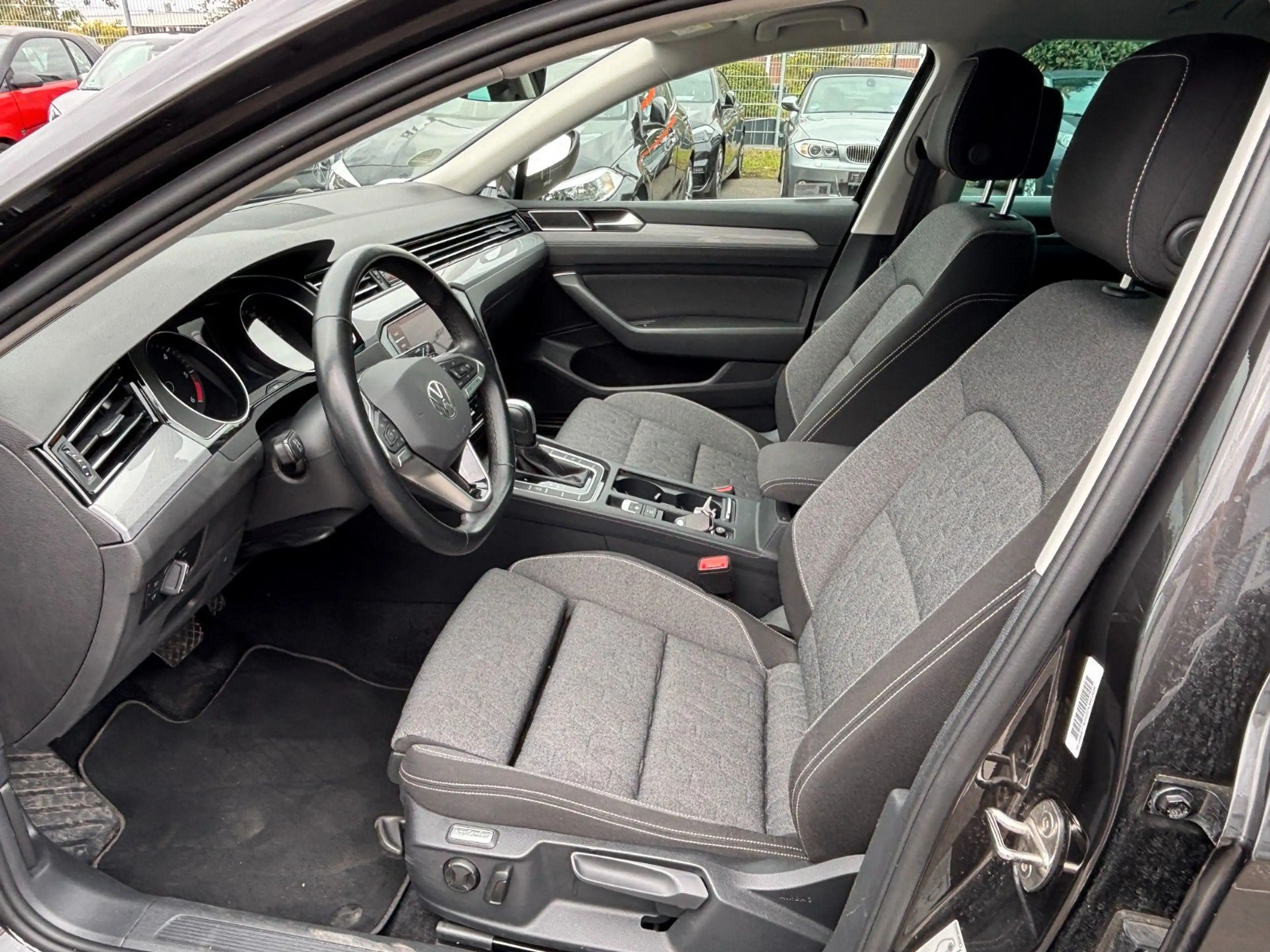 Volkswagen Passat Variant DSG Comfortline / Life / Business — photo 11