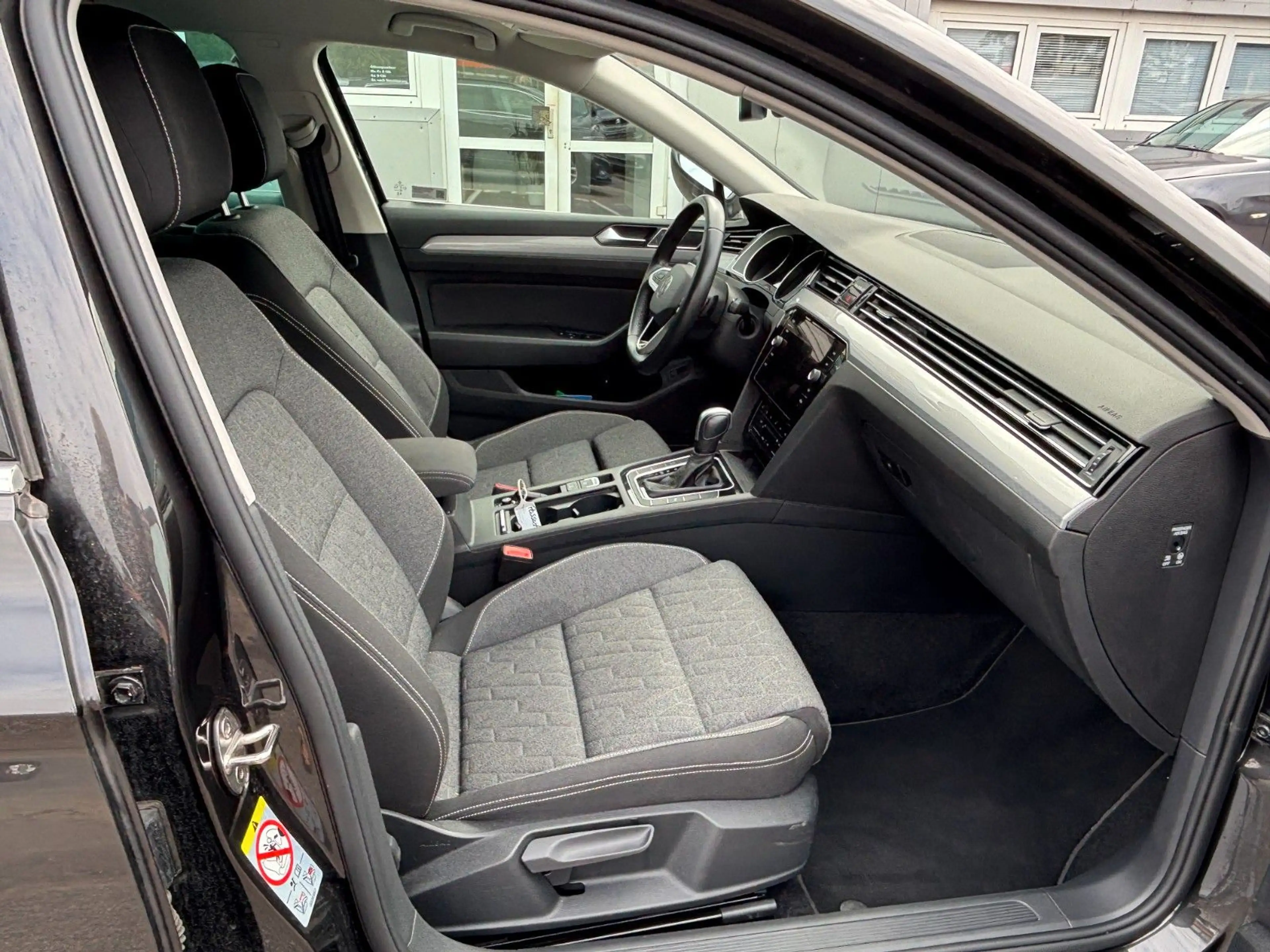 Volkswagen Passat Variant DSG Comfortline / Life / Business — photo 12