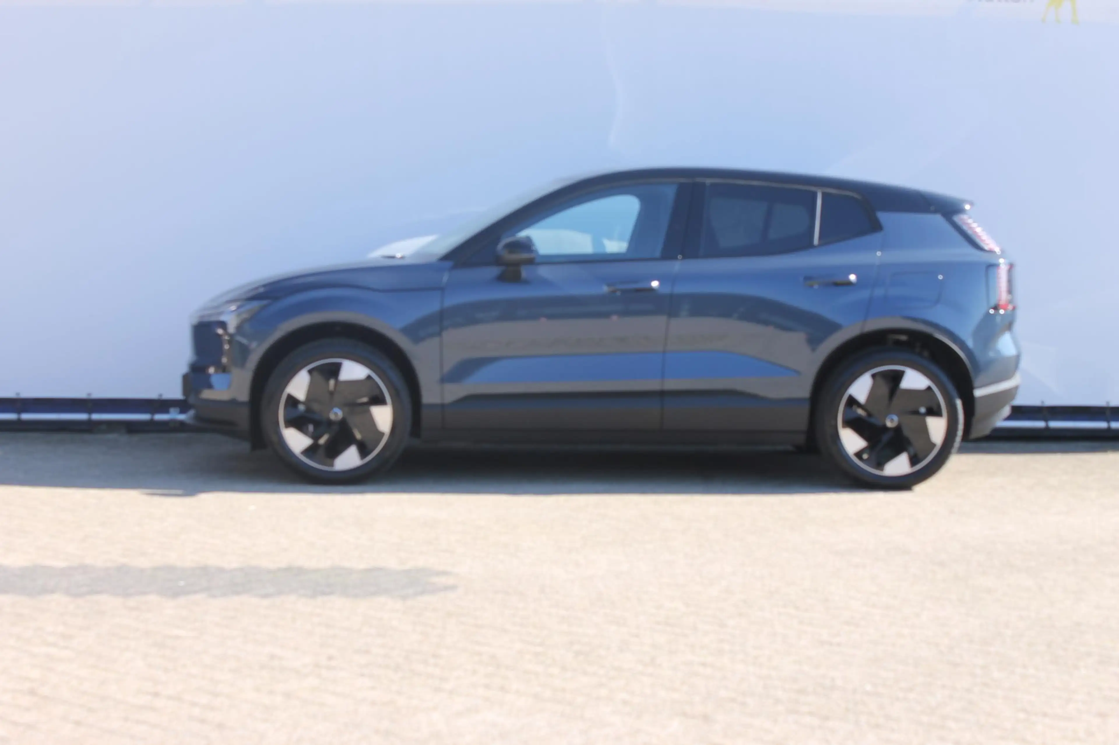 Volvo EX30 P5 Long Range Plus Europa 69 kWh Google infotainme — photo 5
