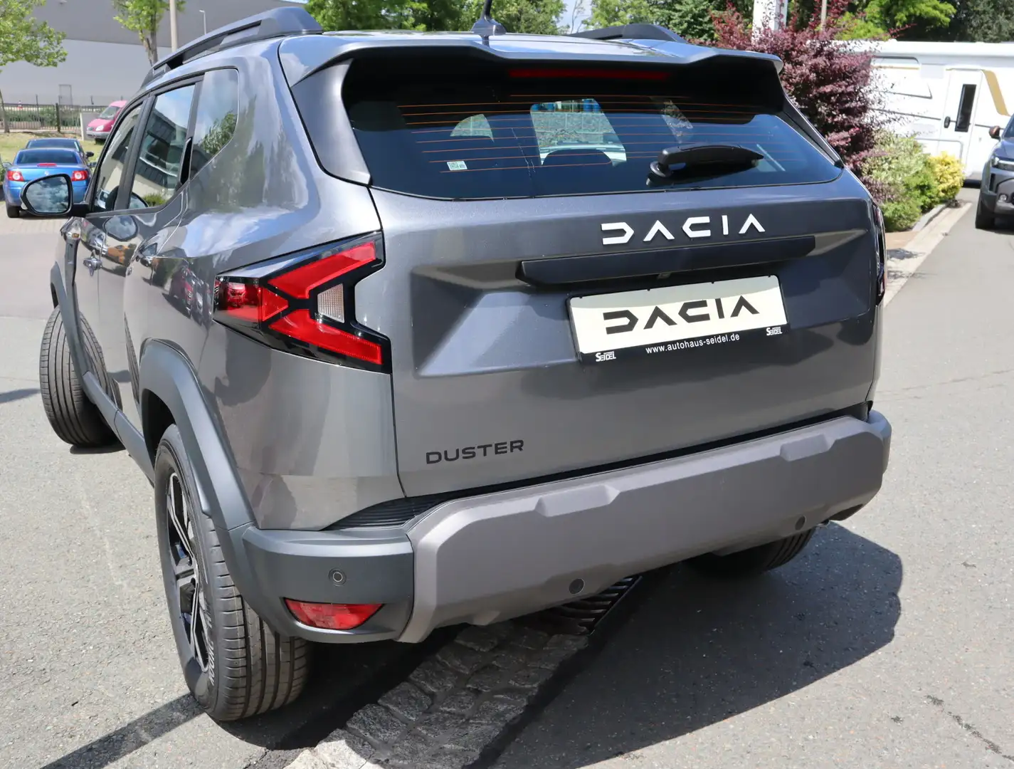 Dacia Duster Extreme ECO-G 100 City Paket Grau - 2