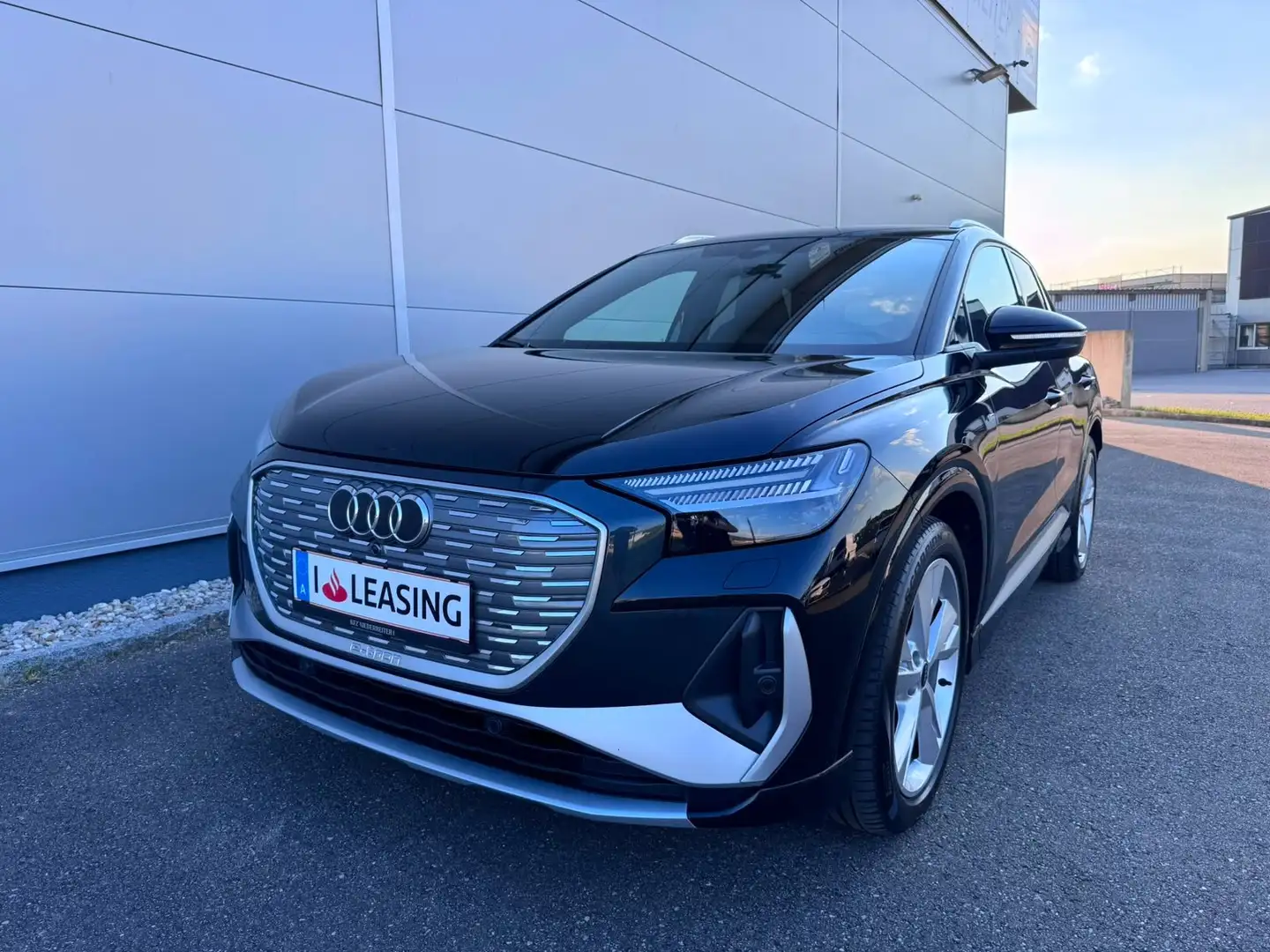 Audi Q4 e-tron Q4 45 e-tron quattro 210kW 82kWh *S-LINE*MATRIX* Schwarz - 2