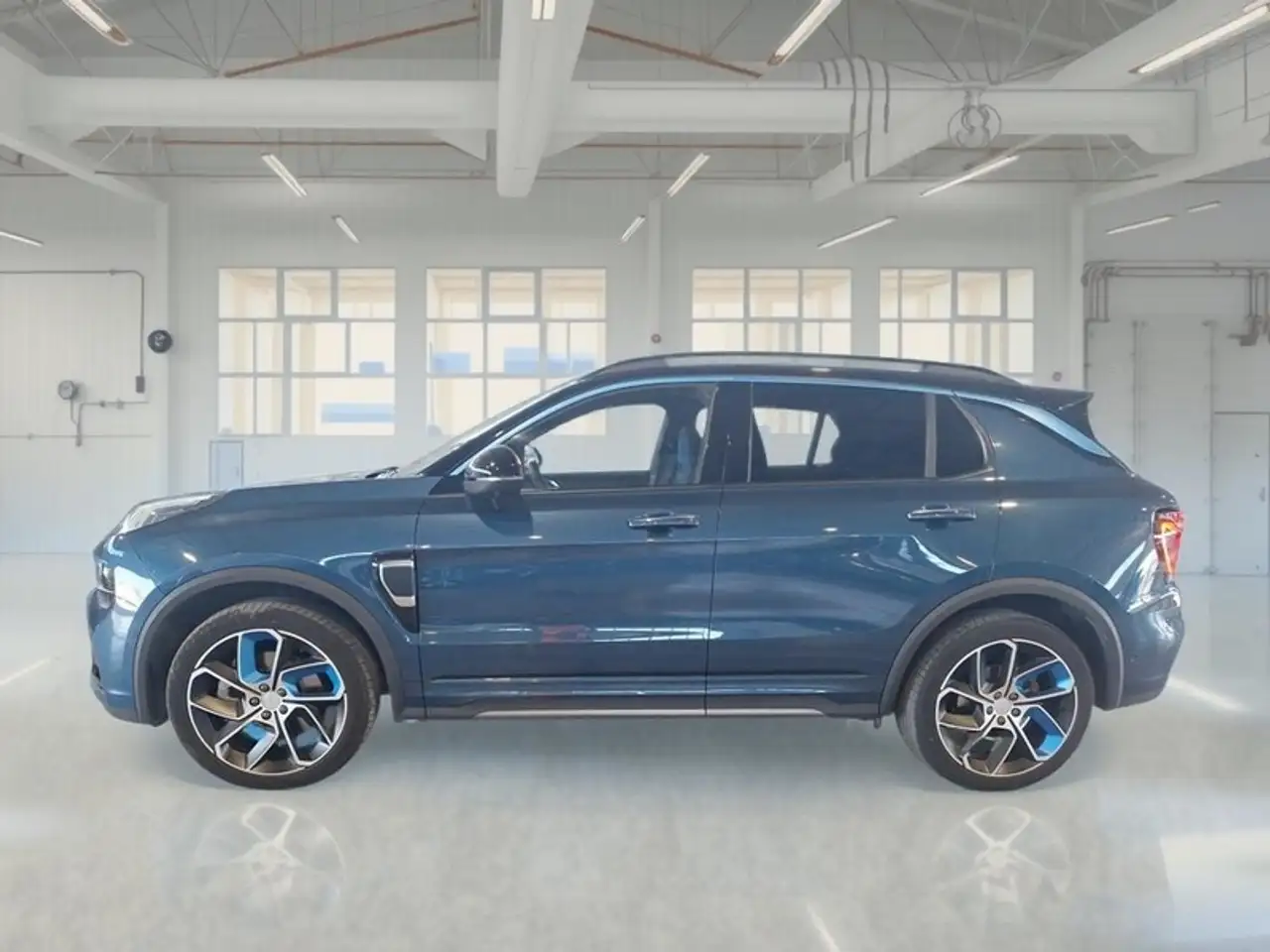 Lynk & Co 01 1.5 132KW PHEV DCT 6.6 KW OBC SUV, миниатюра 5