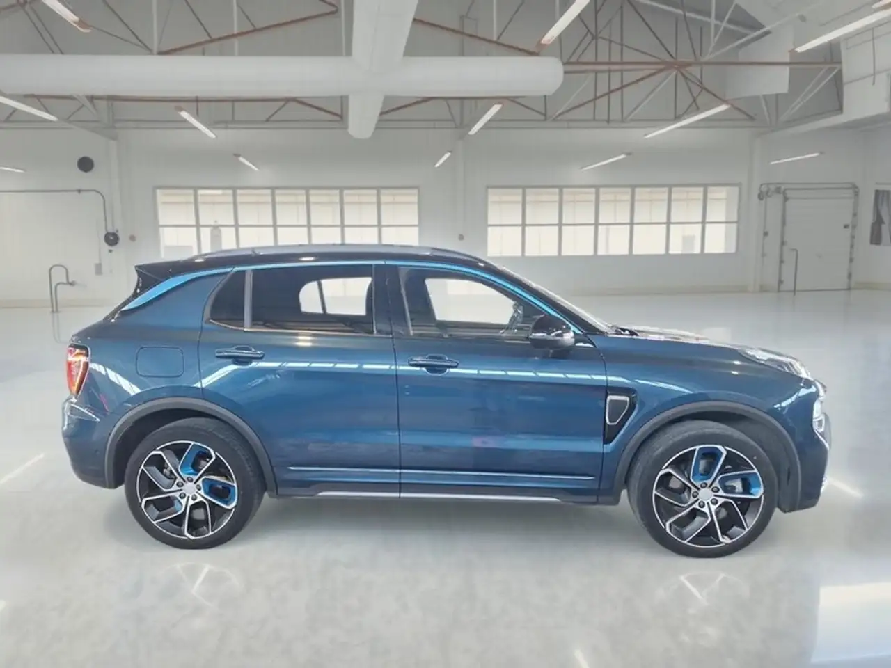 Lynk & Co 01 1.5 132KW PHEV DCT 6.6 KW OBC SUV, миниатюра 3