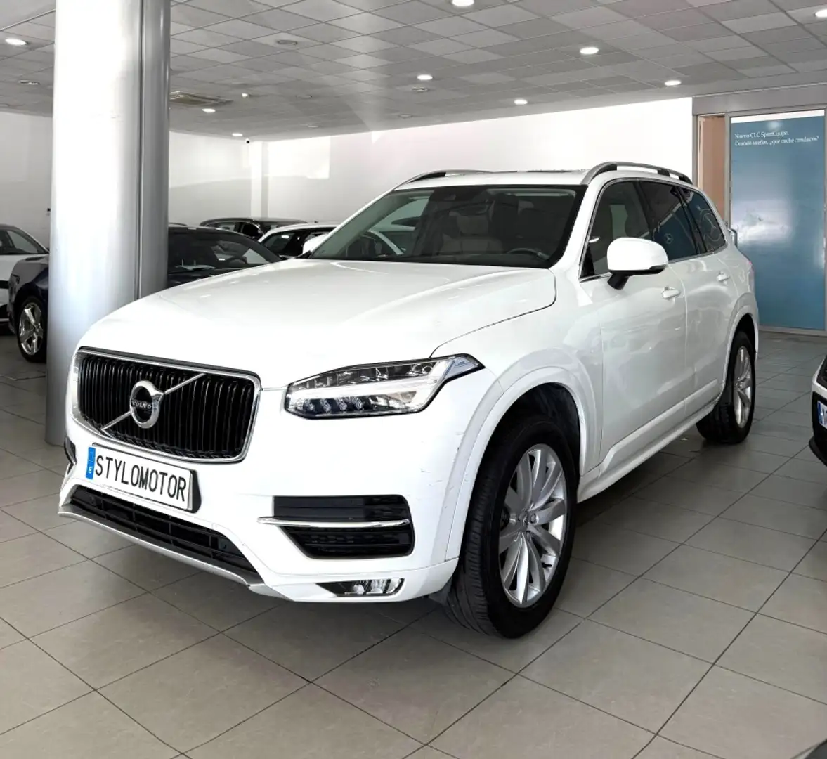 Volvo XC90 D5 Momentum 5pl. AWD 235 Aut. Blanc - 2