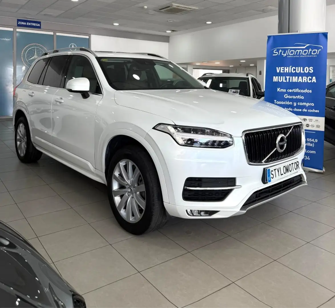 Volvo XC90 D5 Momentum 5pl. AWD 235 Aut. Blanc - 1