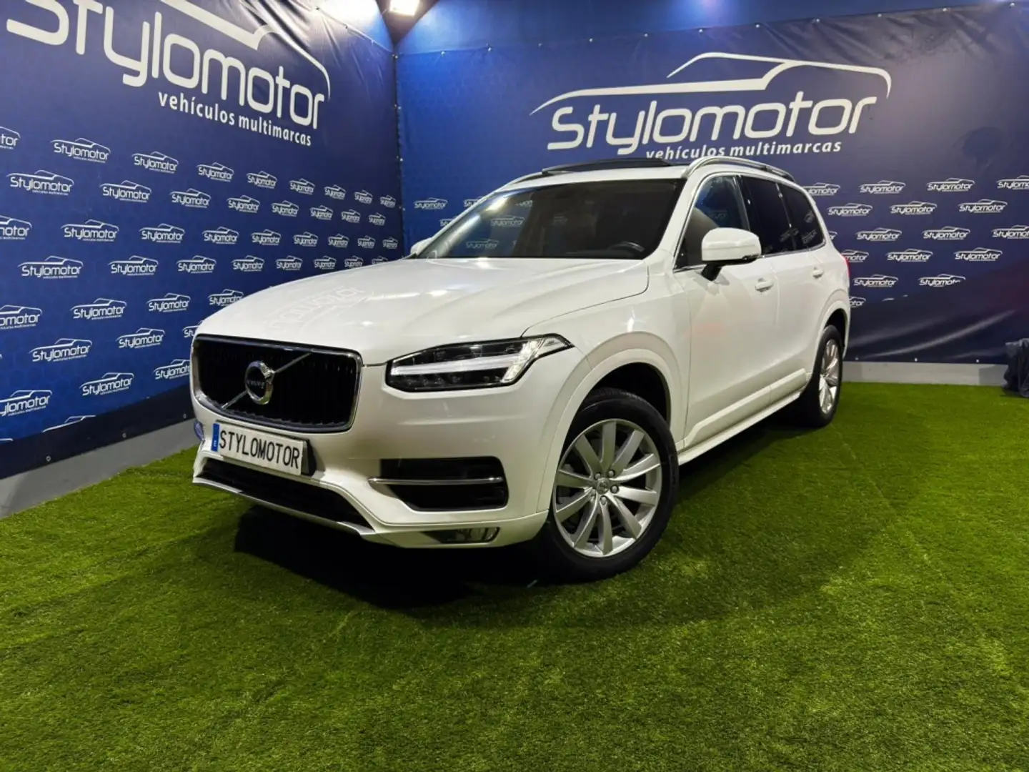 Volvo XC90 D5 Momentum 5pl. AWD 235 Aut. Blanco - 1
