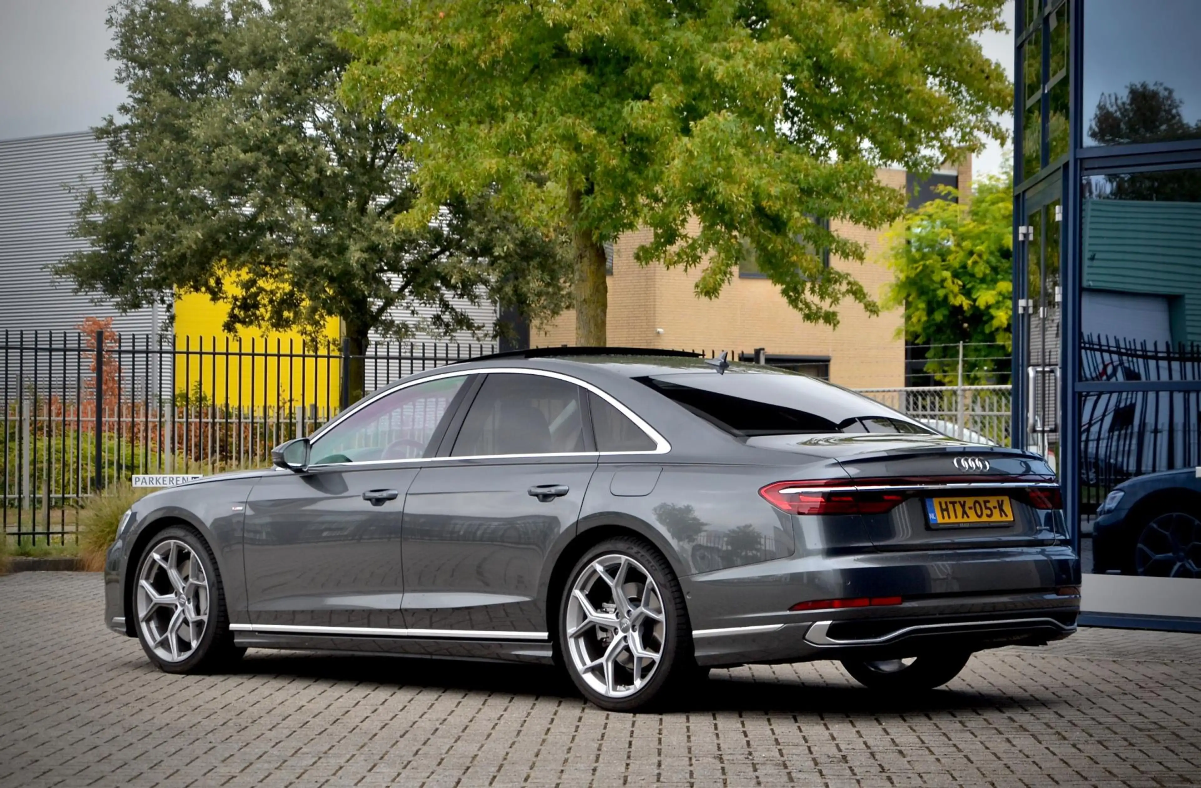 Audi A8 60 TFSI e Quattro / NP €188K / S-Line / Pano / FUL — photo 3