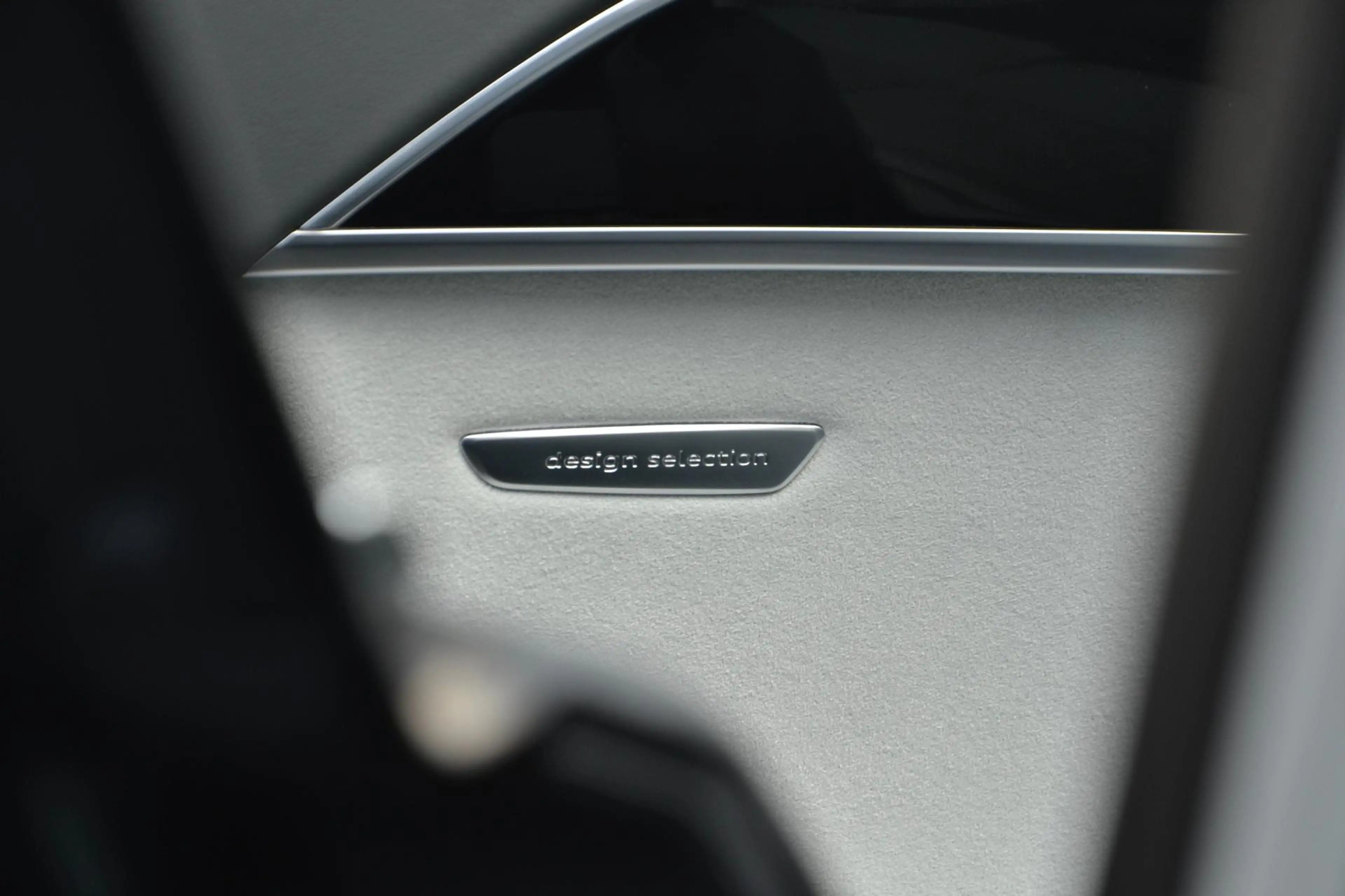 Audi A8 60 TFSI e Quattro / NP €188K / S-Line / Pano / FUL — photo 9