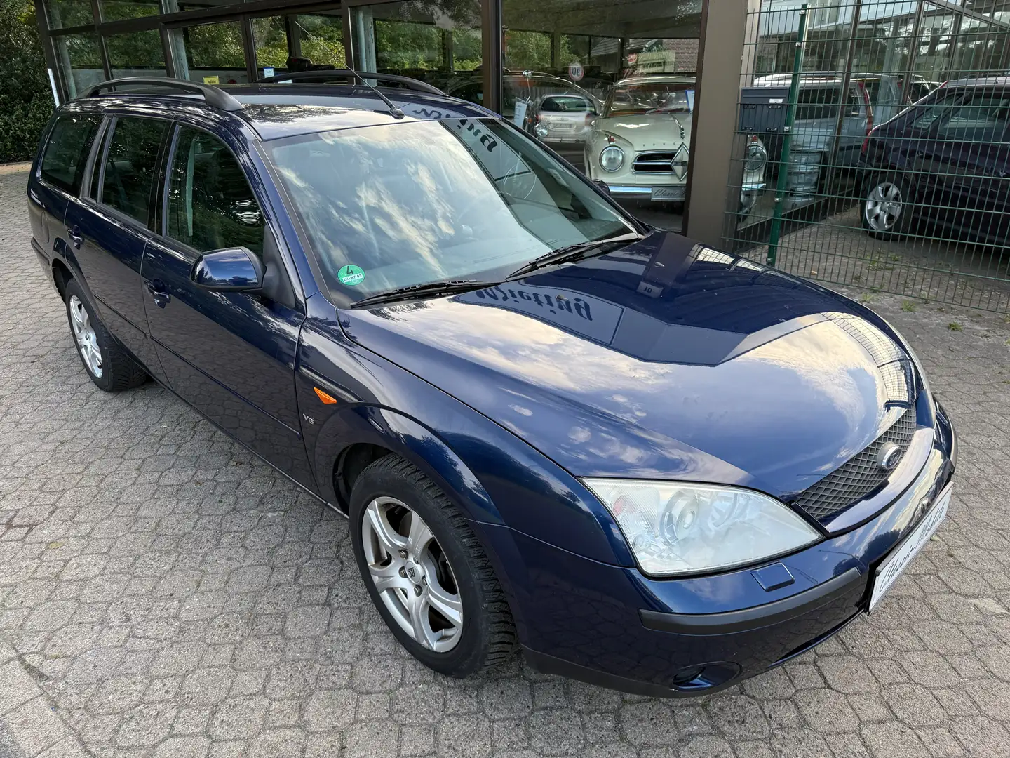 Ford Mondeo Turnier 2.5 V6 Futura *nur 111 TKM*Automatik*Xenon Blau - 1