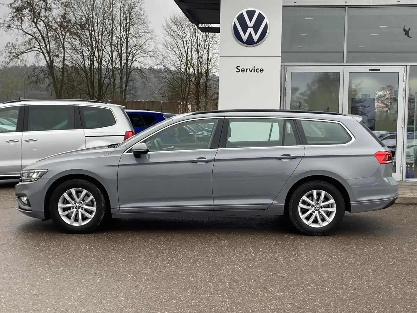 Volkswagen Passat Variant 2.0 TDI Business AHK+NAVI+LED+KAM Grau - 2