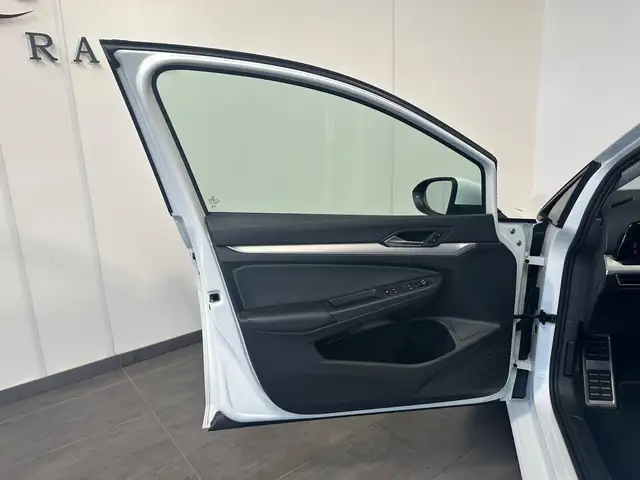 Volkswagen Golf view 6