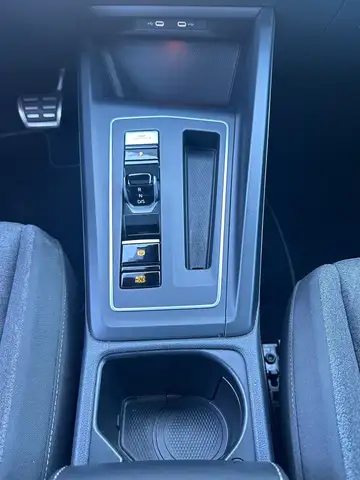 Volkswagen Golf view 17