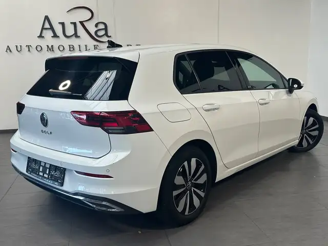Volkswagen Golf view 4
