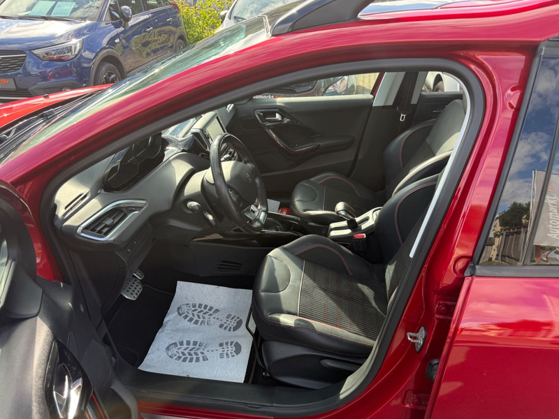 Peugeot 2008 GT-Line! Automatik! TÜV NEU! Panoramadach! — photo 12