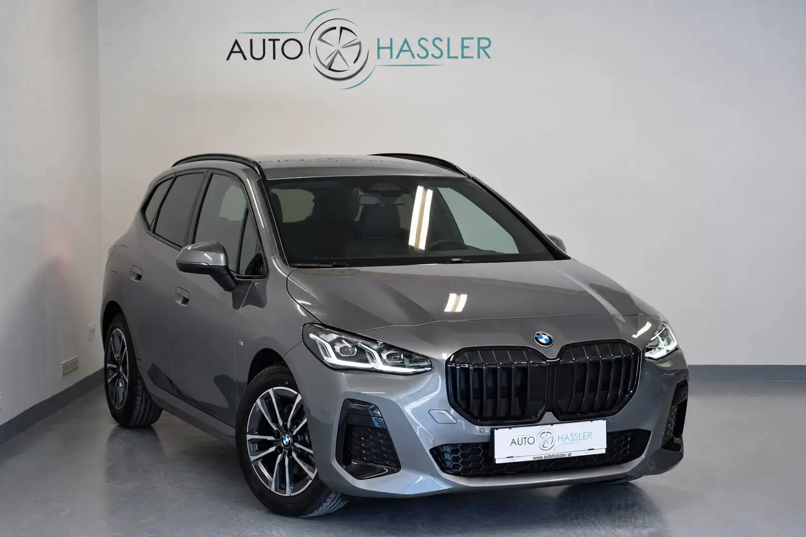 BMW 218 218 i Active Tourer M Sport Grau - 2